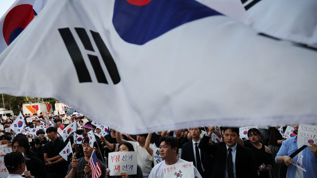 South Korea's President Lee Calls for Measured Response to Election Protest While Dismissing Rigging Allegations