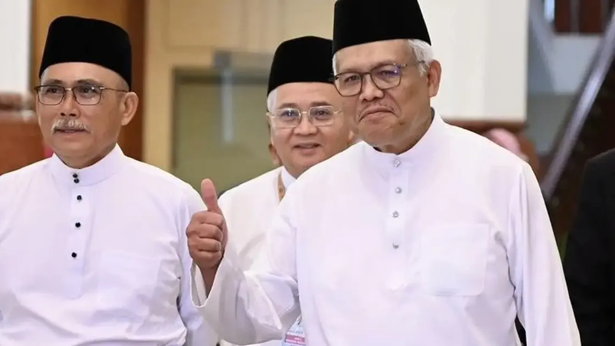 Hamzah Appointed Opposition Chief on Strength of Majority Support, Claims Bersatu Veteran
