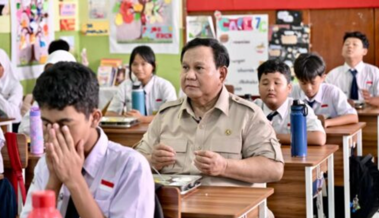 Indonesia's Free Meals Programme Faces Mounting Pressure Over Implementation Failures