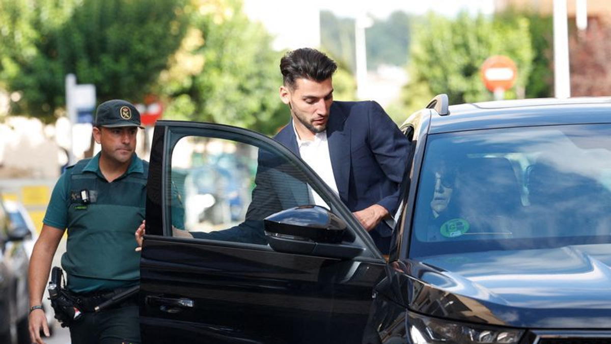Spanish Footballer Rafa Mir Jailed for 8½ Years Over Sexual Assault Conviction
