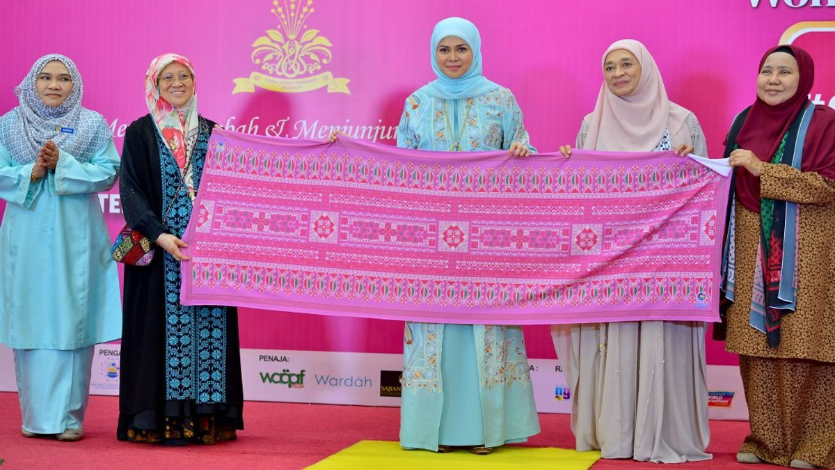 Tengku Permaisuri Norashikin Inaugurates Women's Quranic Empowerment Summit in Selangor