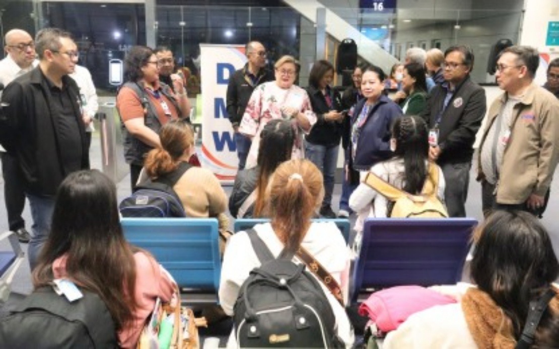 24 Filipino Detainees Return Home After Marcos Secures Release From Putin