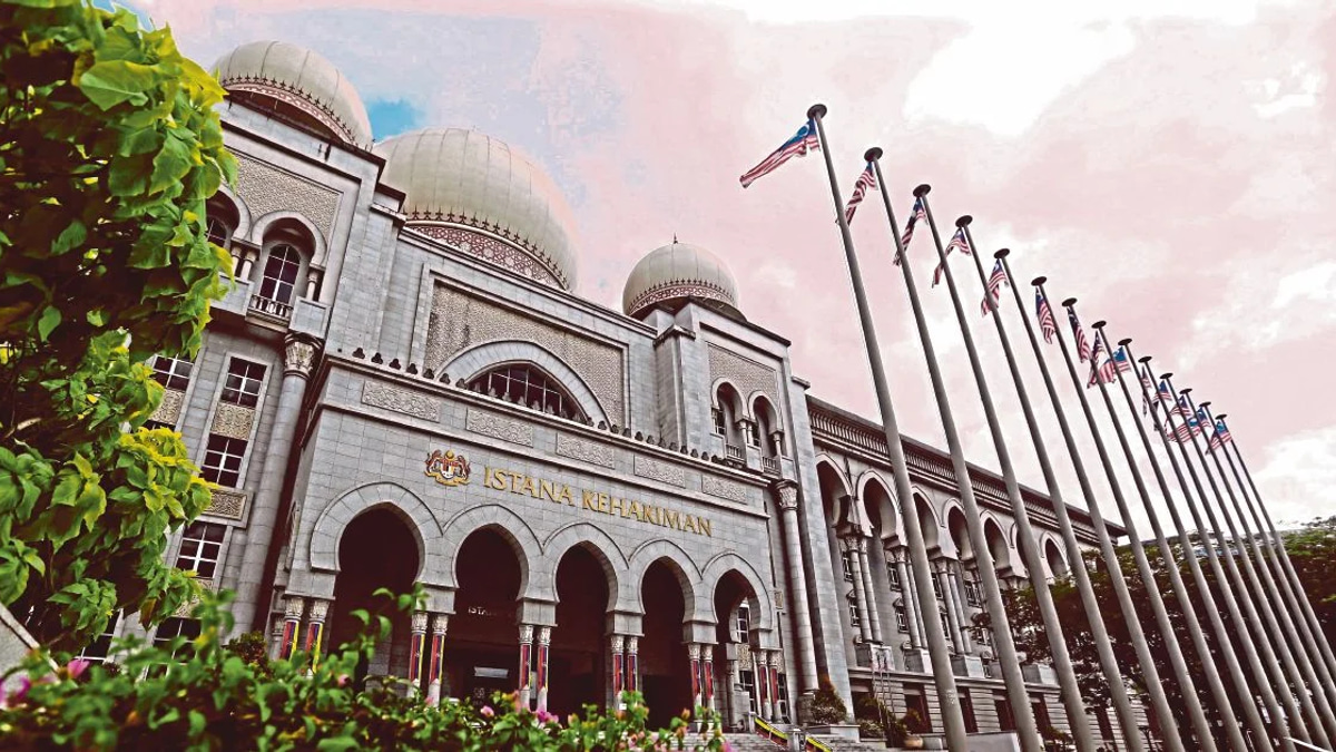 High-Profile Cases Resume: Isa Samad's Conviction Under Review as Ex-Army Chief Faces Money Laundering Trial