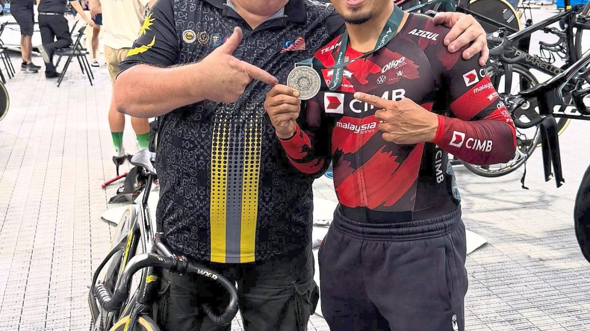 Azizul Prepared to Face Backlash for Defending Coach Beasley