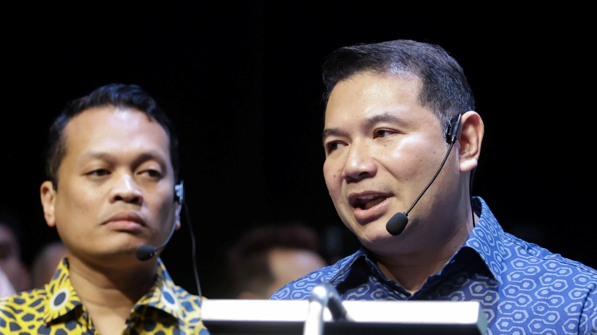 PKR Hands Decision on Rafizi and Nik Nazmi to Legal Advisors