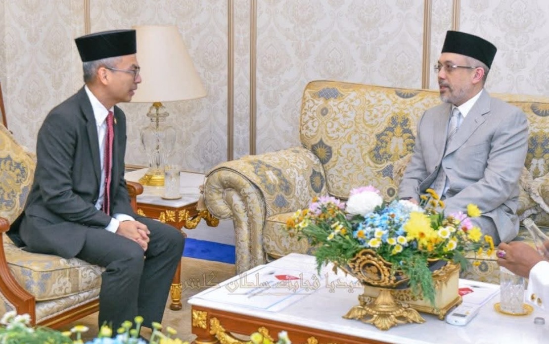 Kelantan Regent Receives Communications Minister to Discuss Fake Accounts Crisis