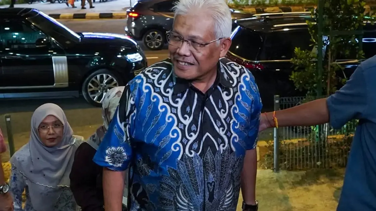 Hamzah and Opposition Lawmakers Meet at PAS Headquarters Amid Coalition Tensions