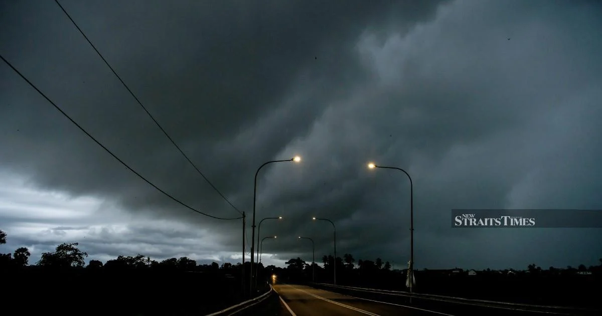 Severe Thunderstorm Alert Across Malaysia as Met Department Warns 12 Regions
