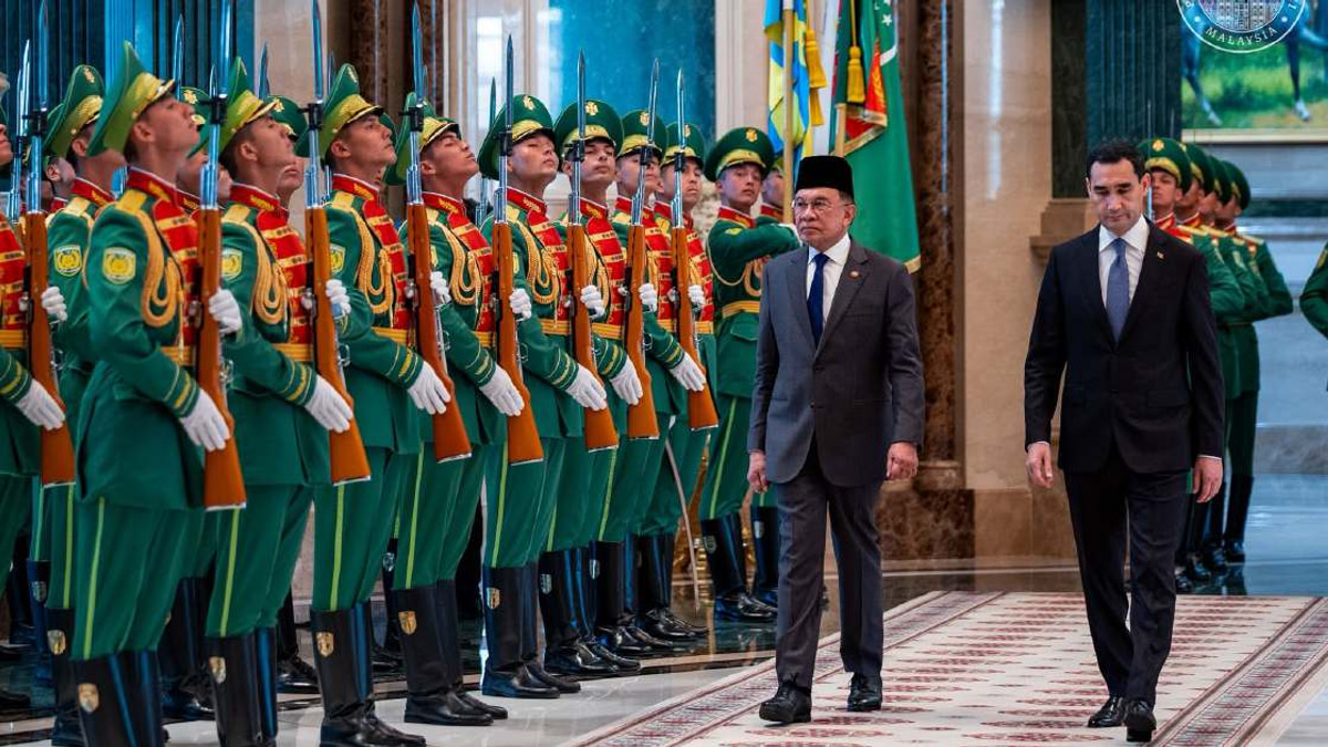 PM Anwar received with full honours on historic Turkmenistan visit