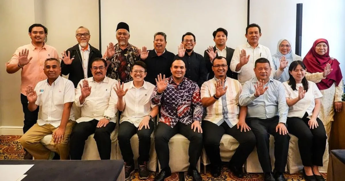 PM Anwar's Political Secretary Ahmad Farhan Fauzi Becomes Pahang PH Chief
