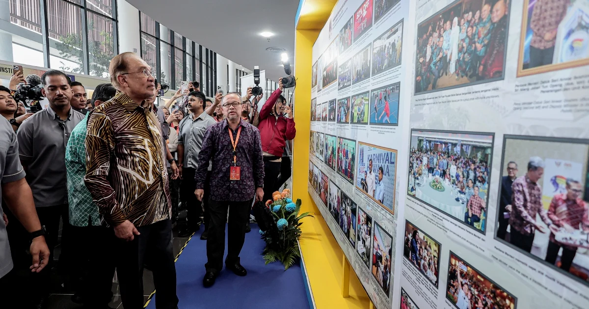 Anwar Pledges RM1 Million for Journalists' Welfare Fund at Media Summit