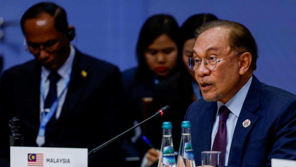 Dialogue and Diplomacy Vital to Resolving Global Tensions, Anwar Tells World Leaders