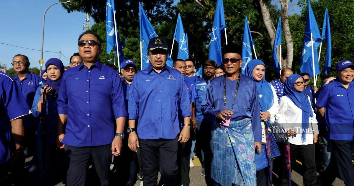 Umno Vice-President Johari Ghani Campaigns for BN in Johor's Tiram Seat