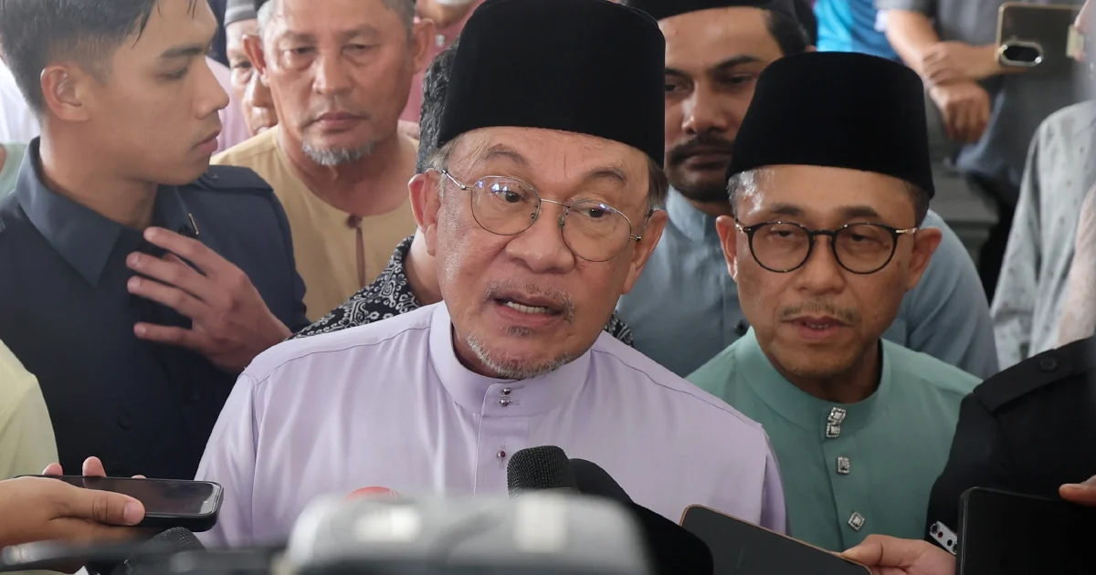 Strengthening Syariah Courts Won't Undermine Rights of Non-Muslims, PM Assures