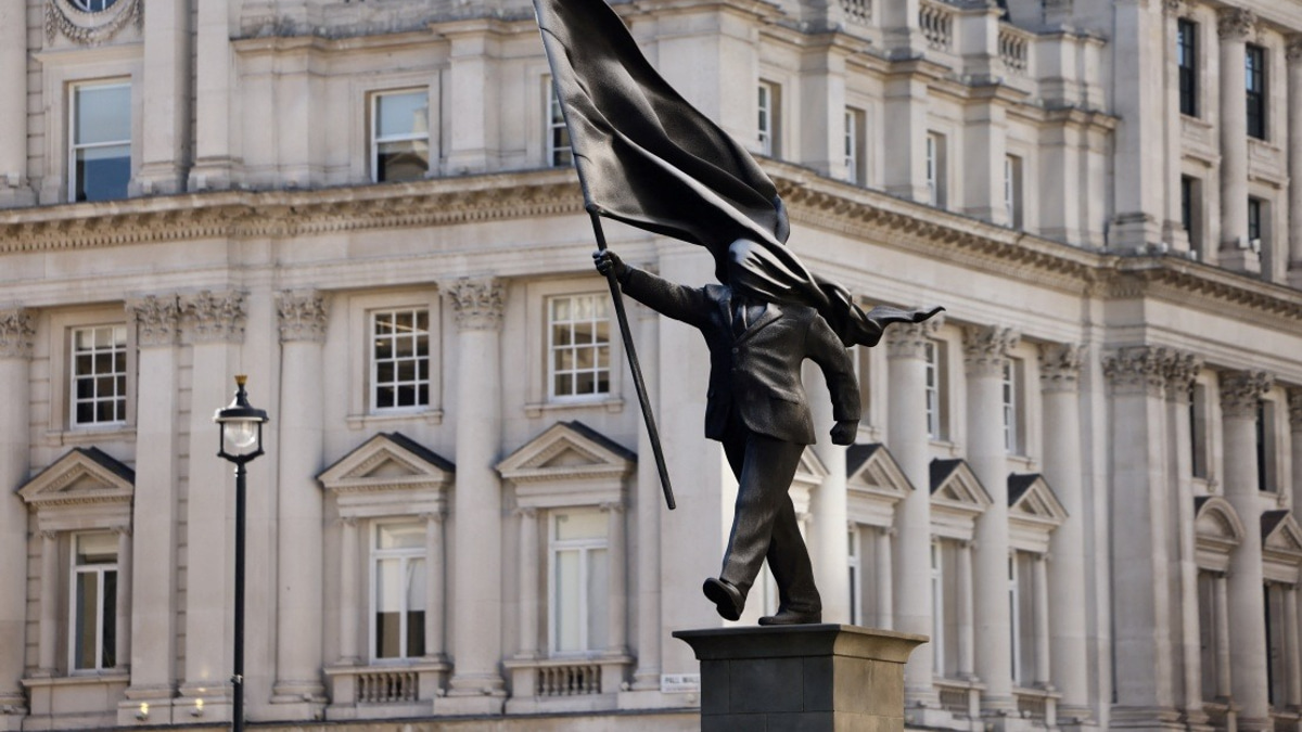 How the British Monarch Appoints a Prime Minister: Constitutional Powers and Ceremonies