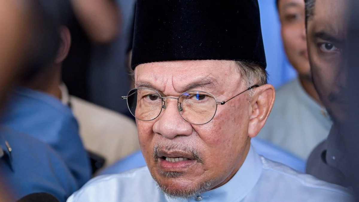 Anwar Denies Barring Johor Leader from Felda Event