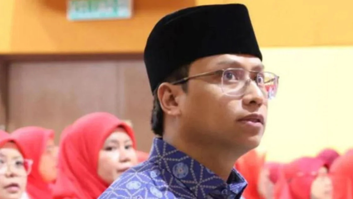 Puad's son defends father's remarks on Umno's future direction