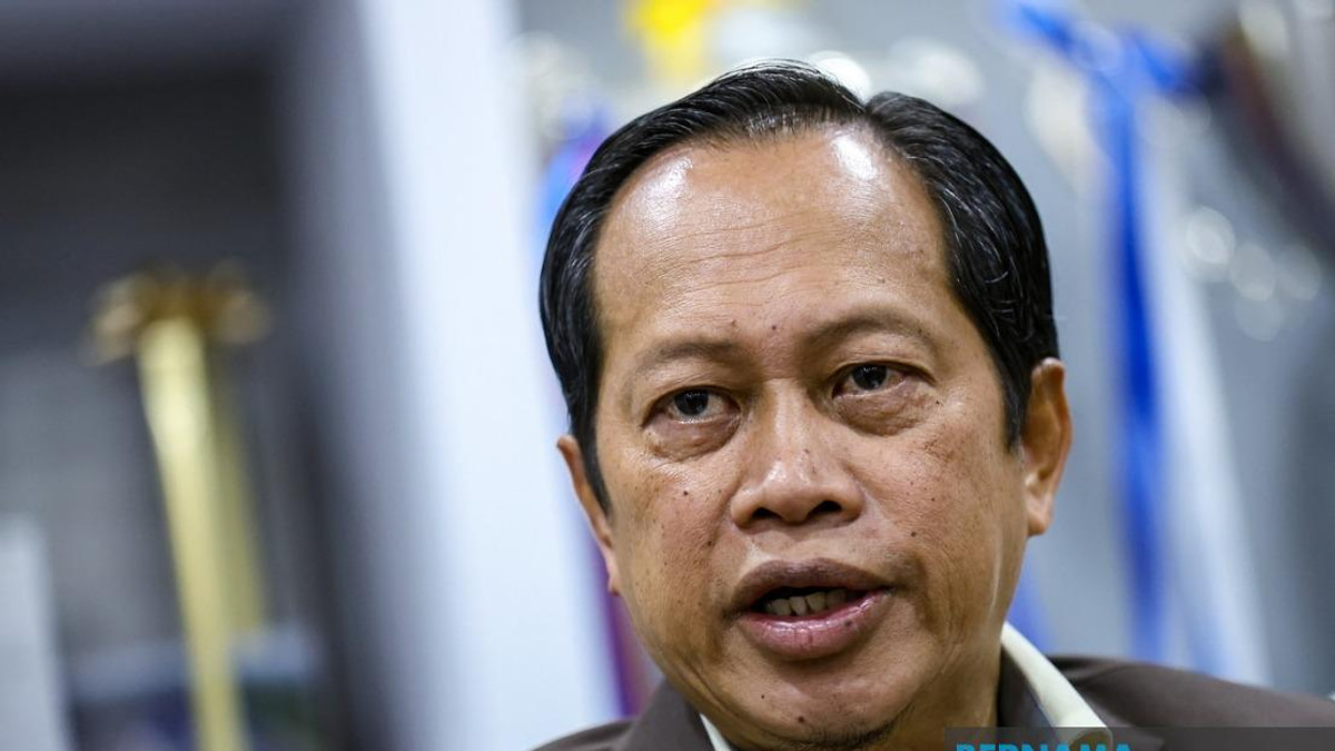 Ahmad Maslan Steps Aside From Johor Election Contest