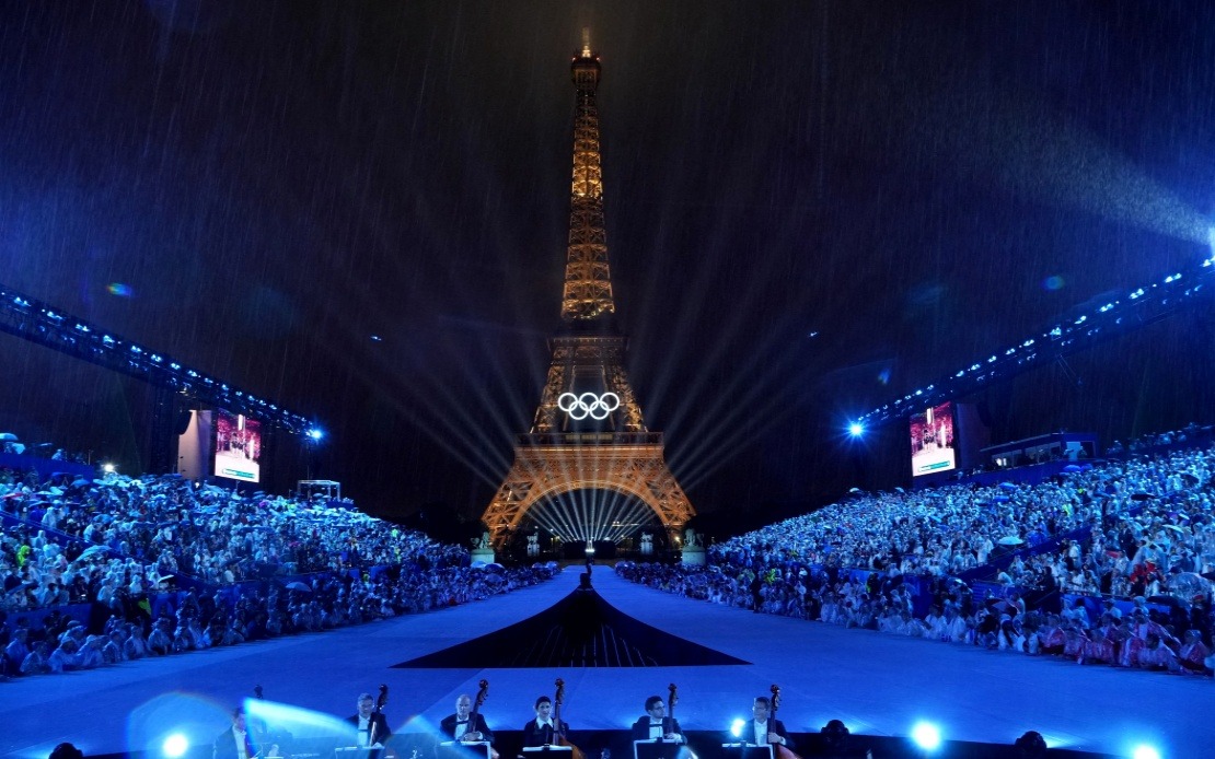 Eiffel Tower Shuts Early as Paris Battles Dangerous Heatwave