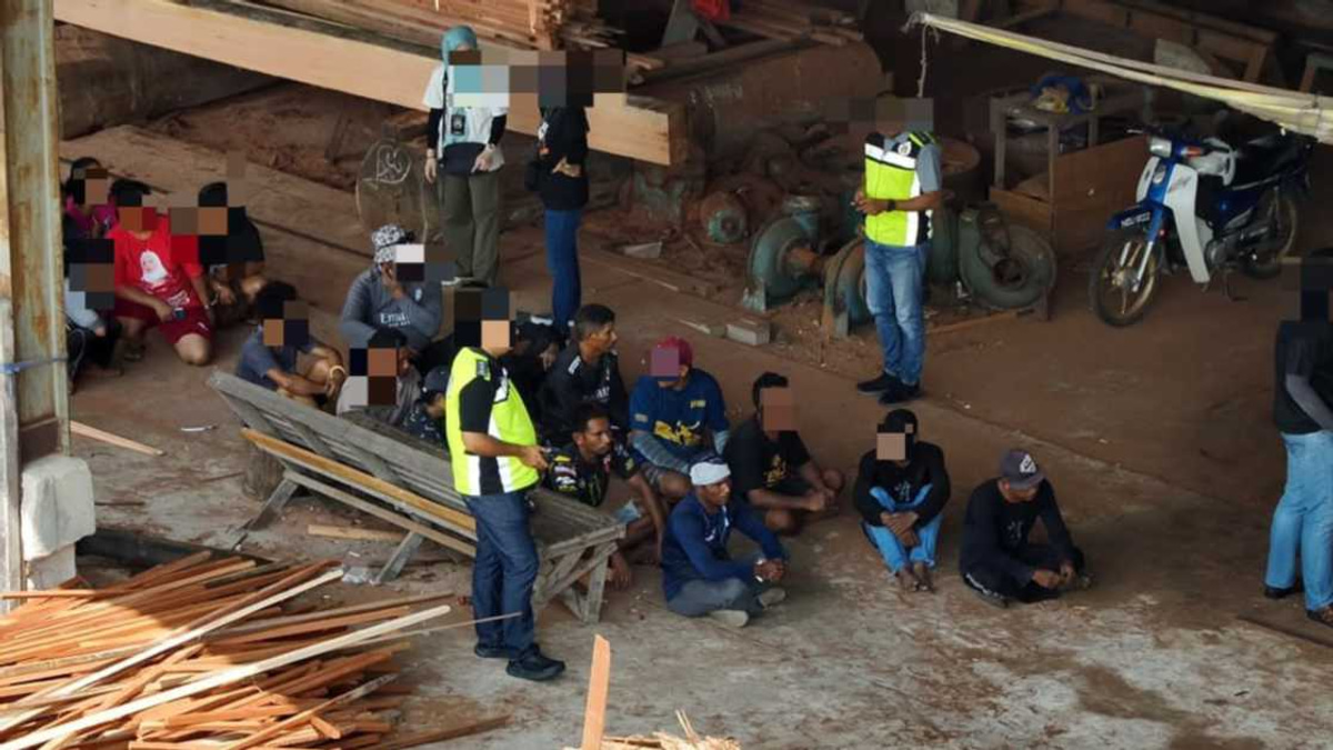 62 Foreigners Arrested in Selangor Crackdown on Immigration Pass Violations