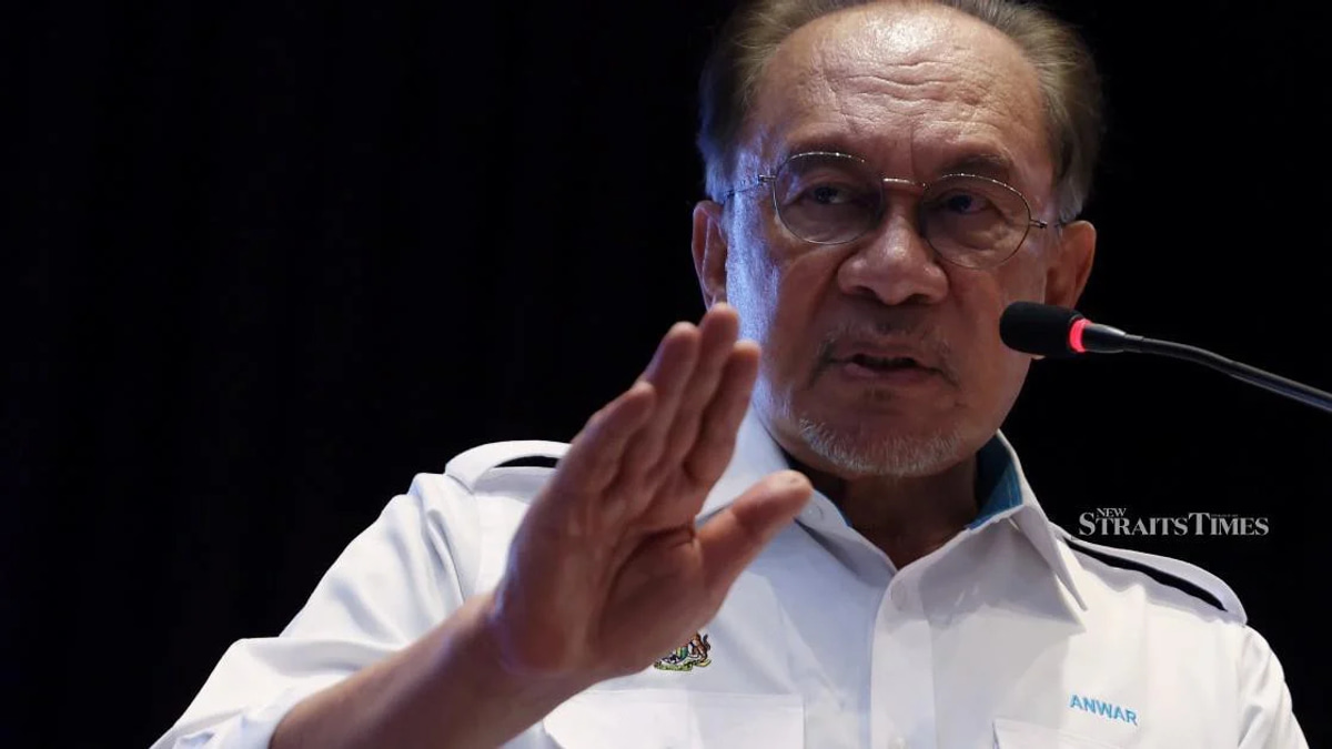 Civil Service Excellence Underpins Malaysia's Competitive Edge, Anwar Affirms