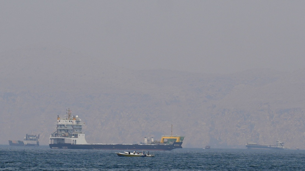 Trump Pledges No Tolls in Strait of Hormuz During 60-Day Ceasefire, Threatens US Fees Later
