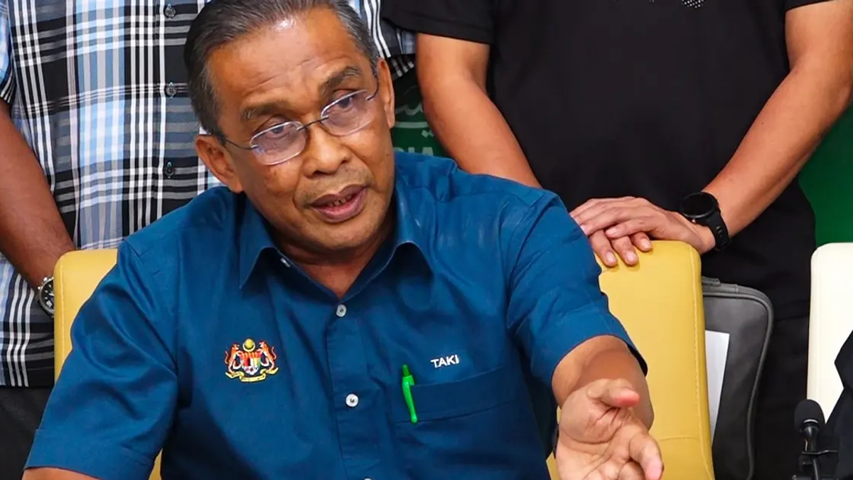 Hamzah Zainudin Returns as Opposition Leader After Perikatan Nasional Agreement