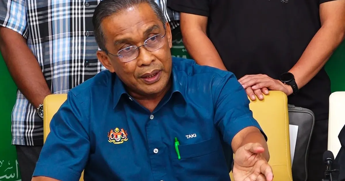 Hamzah Zainudin Returns as Opposition Leader After Perikatan Nasional Agreement