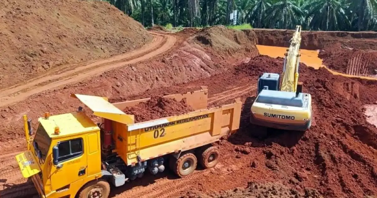 Nine arrested as authorities seize RM3.75 million in assets and bauxite from Felda plantation