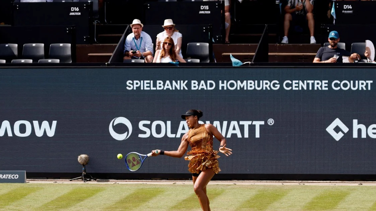 Osaka Powers Past Mertens to Reach Bad Homburg Quarter-Finals