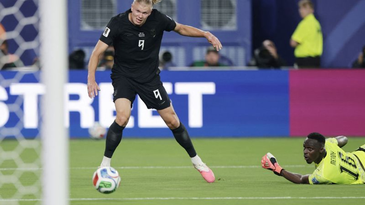 Haaland's brace powers Norway past Senegal into World Cup knockout stage