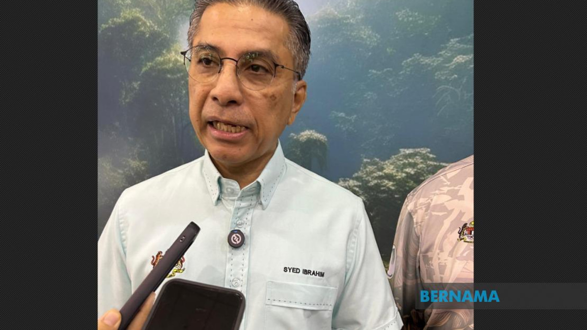 Malaysia Monitors Three Elephants at Osaka Zoo Under Conservation Programme