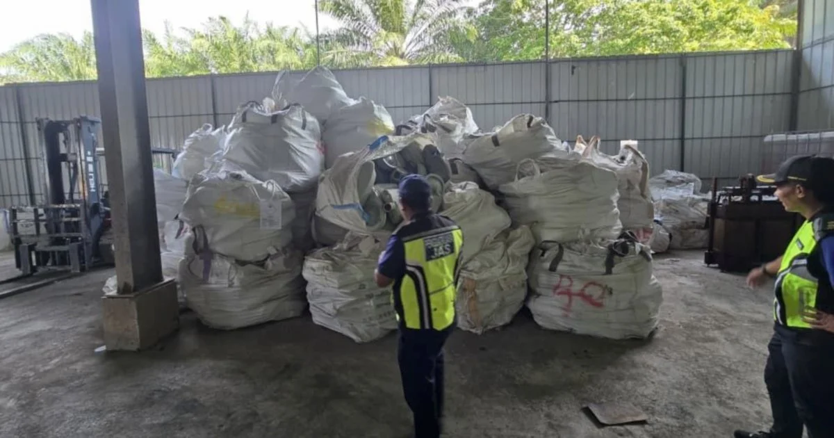 RM6.4 Million E-Waste Haul: Kuantan Factory Raid Uncovers Illegal Operation