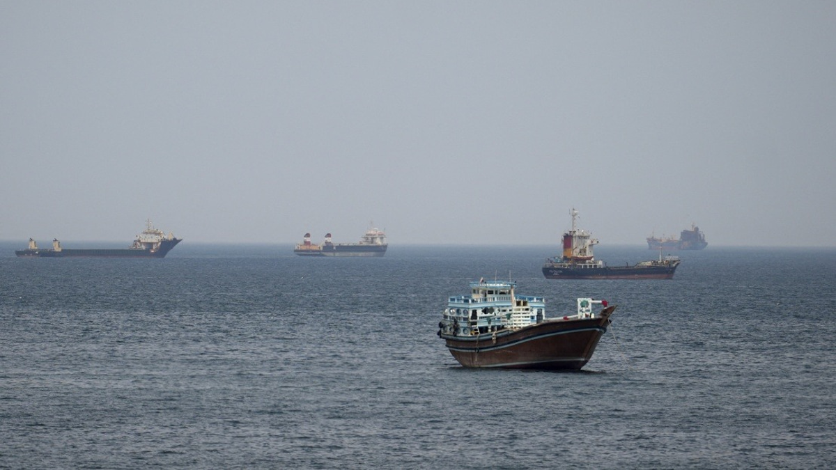 Iran's Top Negotiator Heads to Oman to Discuss Strait of Hormuz Framework