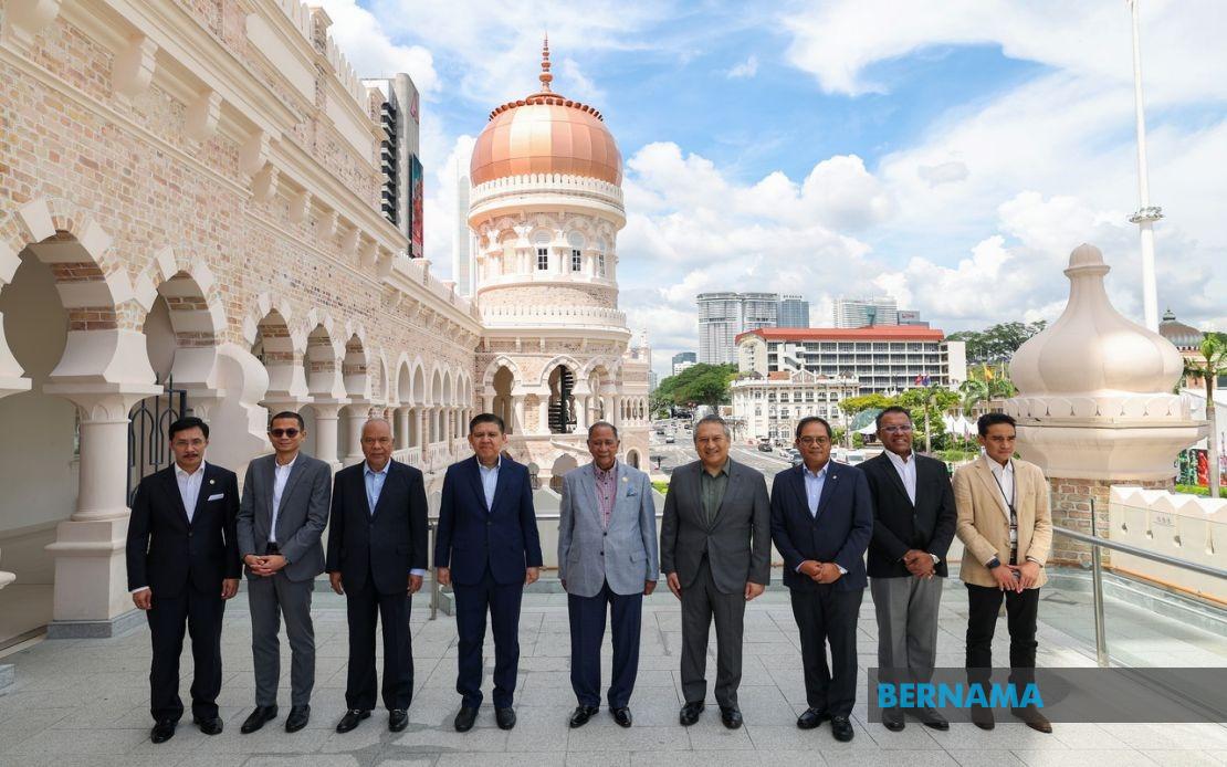 Kedah Sultan Visits Historic Sultan Abdul Samad Building in Kuala Lumpur
