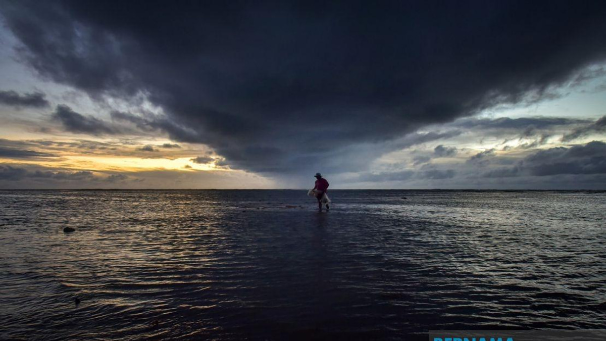 Severe Weather Alert: Thunderstorms and Strong Winds to Batter Malaysia Until Evening