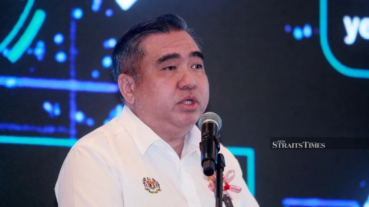 Sunshade Rule Remains Murky as Transport Ministry Struggles to Clarify Enforcement Standards