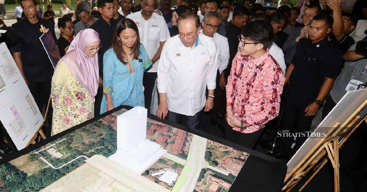 Anwar Defends Urban Poor Rights Record Through Bukit Kiara Development