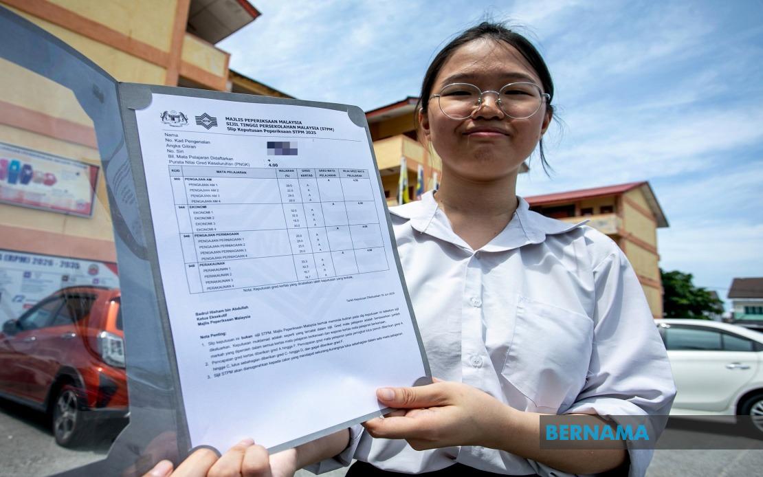 Five Hours of Daily Revision Powers Xin Yi to Perfect 4As in STPM