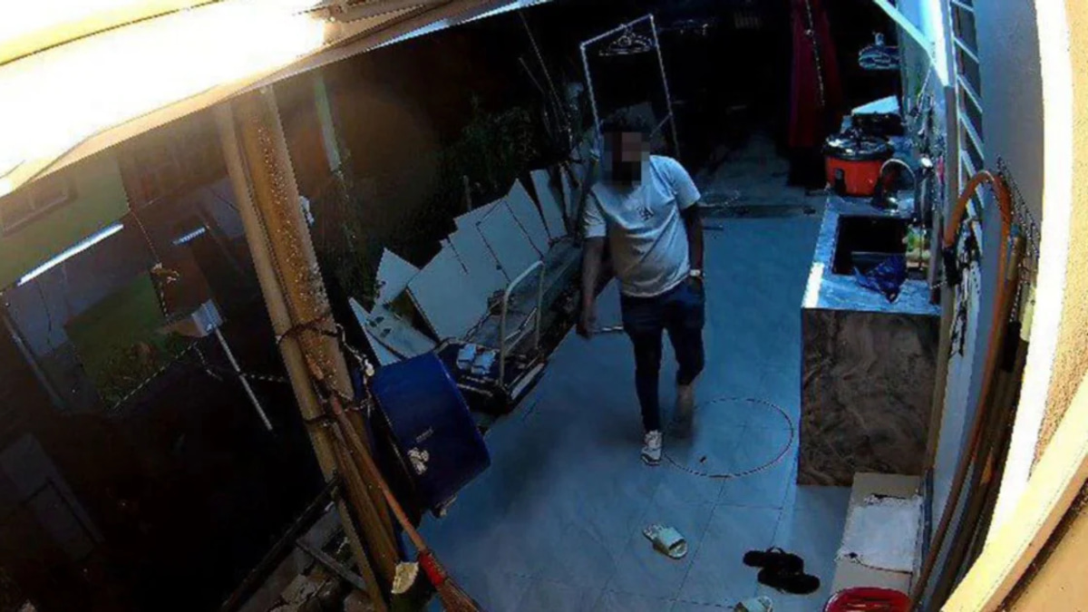 Police hunt man caught on camera in Taman Puchong Prima home intrusion