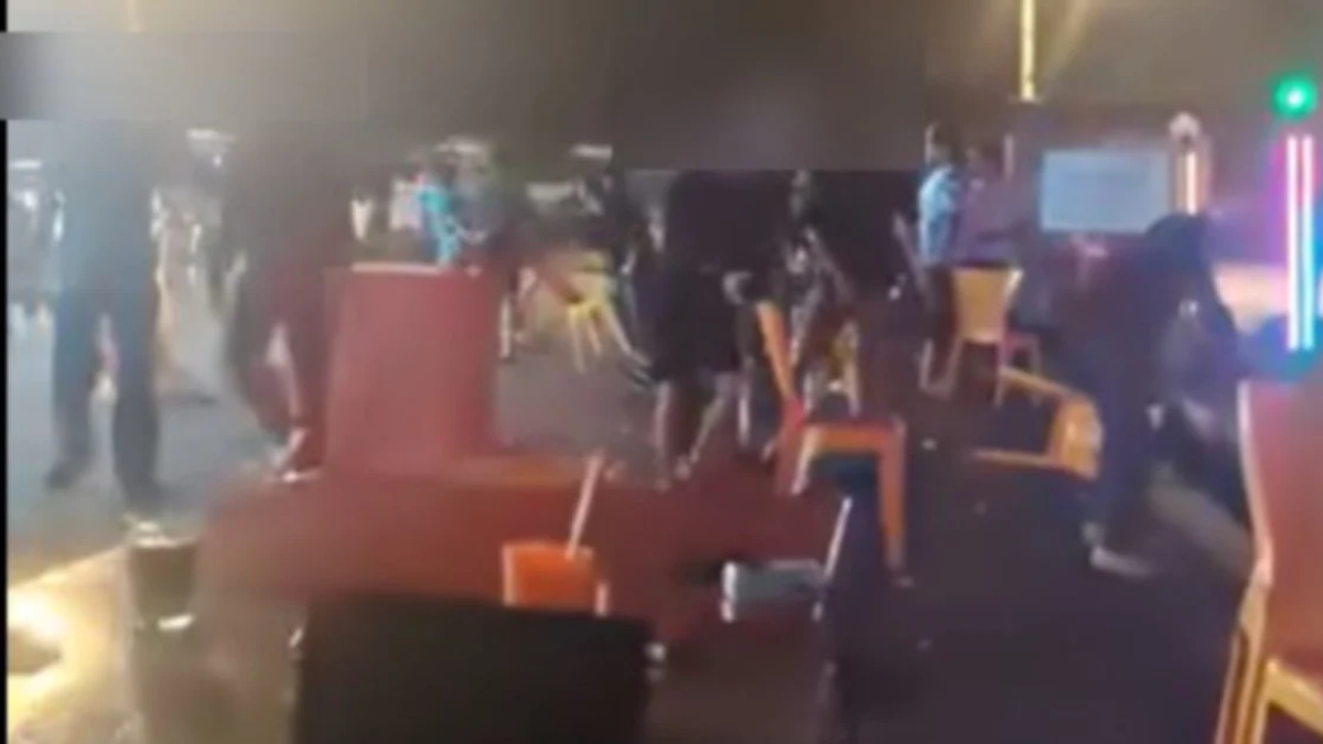 Four arrested after violent brawl erupts at Kulai eatery with chairs used as weapons