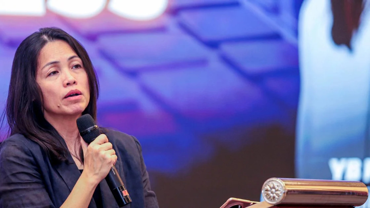 Teo Urges Restraint on Sensitive Language as J-Kom Chief Faces Scrutiny