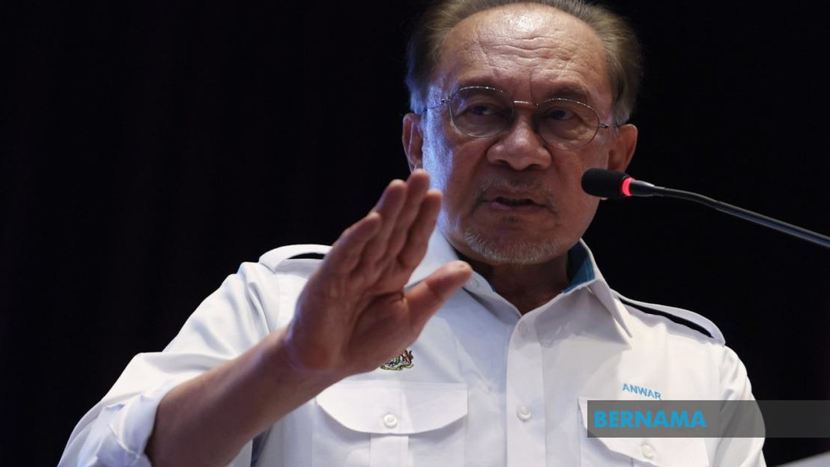 Malaysia Climbs to 15th in Global Competitiveness Rankings as PM Credits Civil Service Excellence