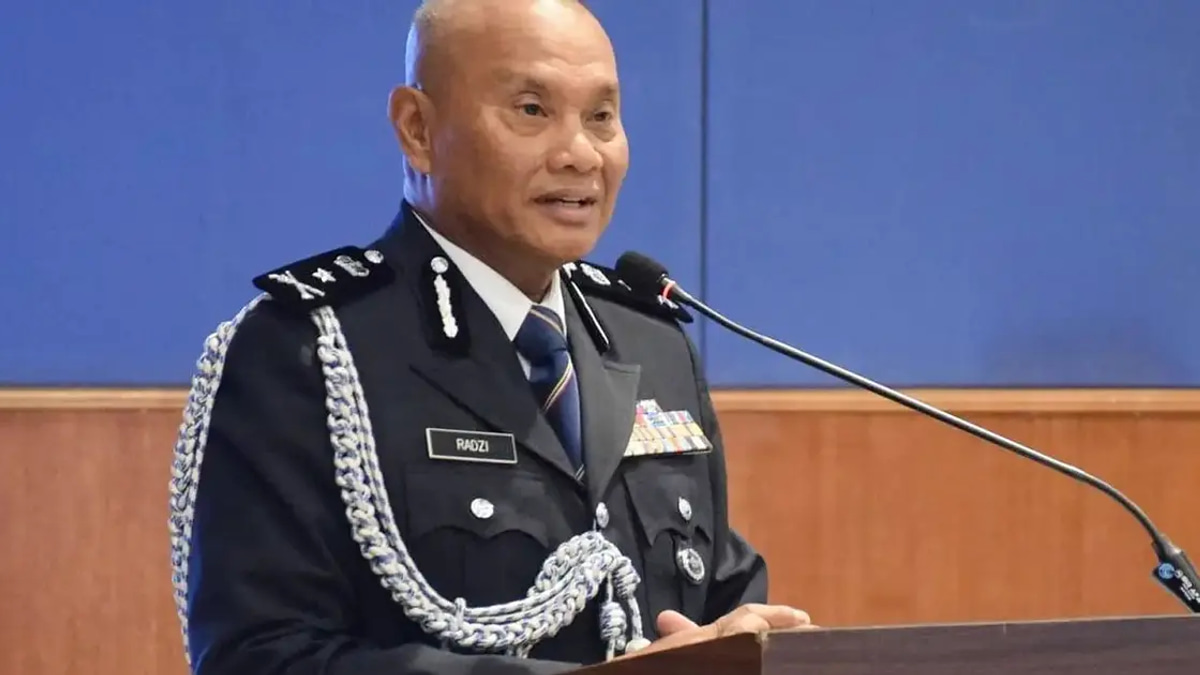 Authorities Raid Illegal Jetty in Kelantan, Seize Contraband Batik Worth RM1.76 Million