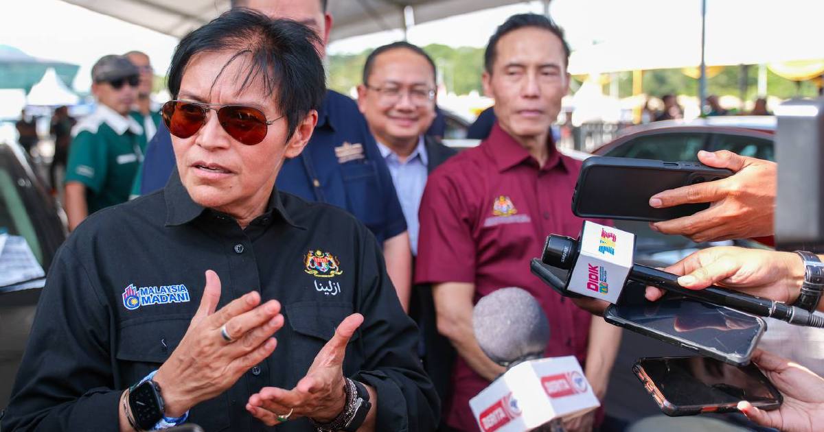 Azalina Banking on Cross-Party Support for Attorney-General and Public Prosecutor Separation