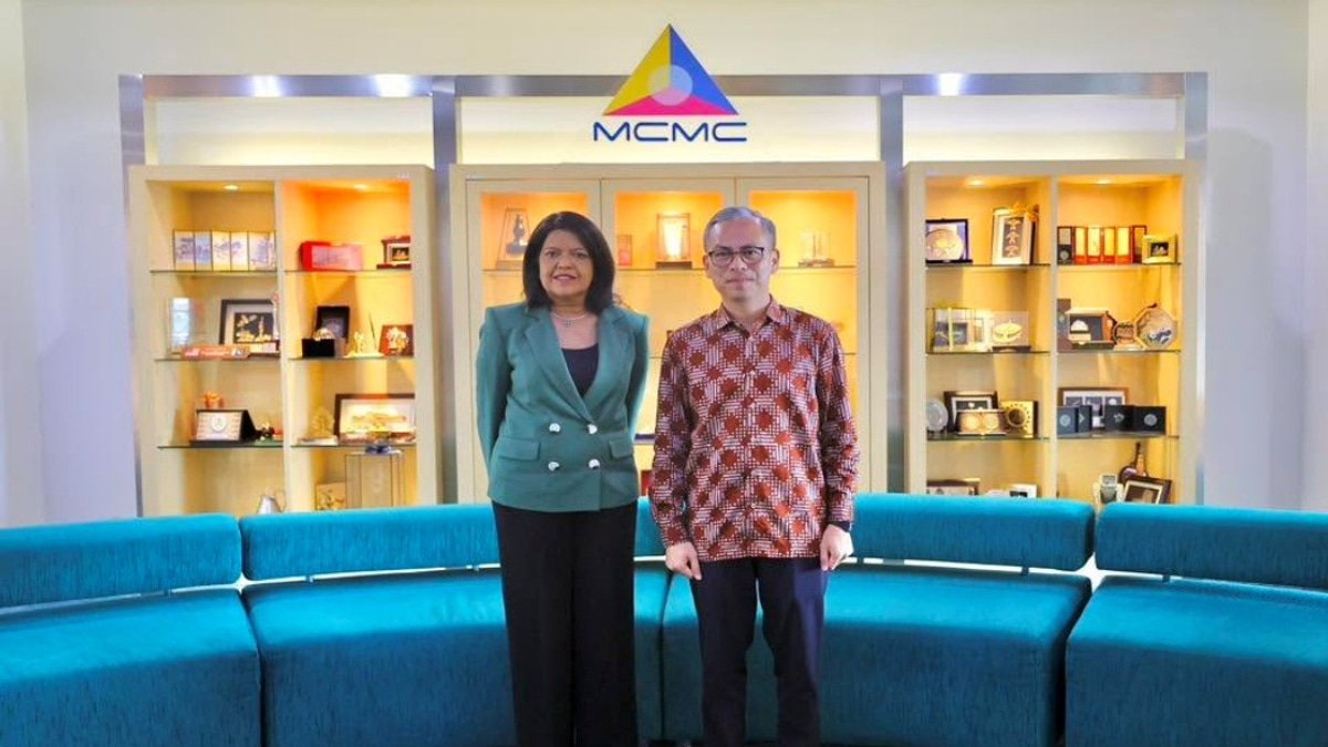 Fahmi Welcomes Nallini Pathmanathan as Malaysian Media Council Chairman