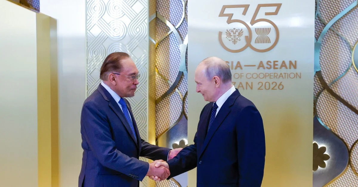 Anwar and Putin Discuss Energy Security and Currency Trade in Kazan Meeting