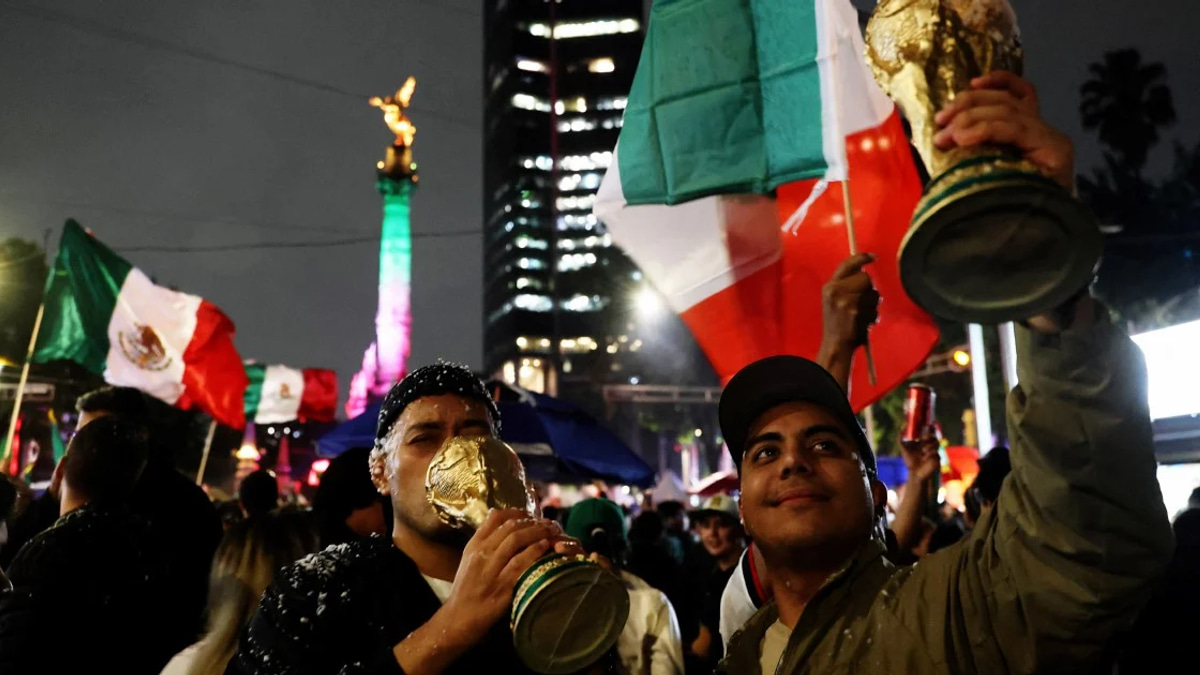 Vehicle ploughs through Mexico football fans in Cabo San Lucas, injuring 17