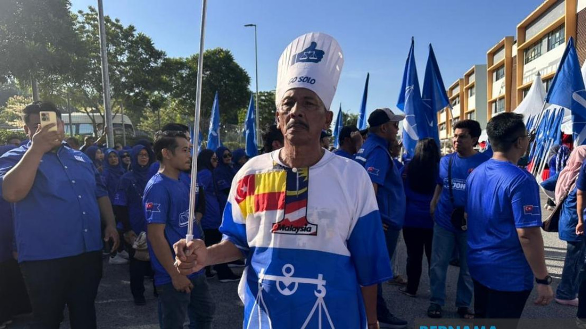Selangor Retiree Spends Savings to Campaign for Onn Hafiz in Johor Election
