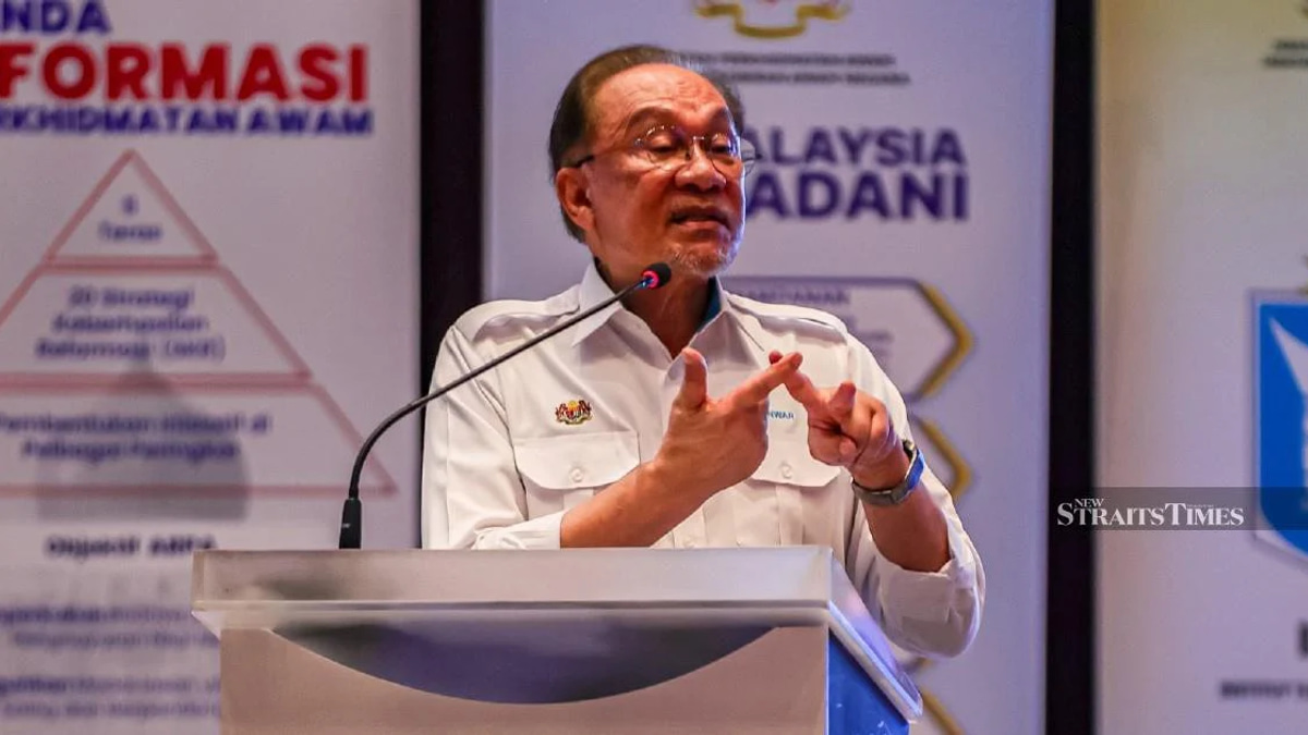 Anwar Defends Mat Sabu's Remarks, Calls for Unity Within Pakatan Coalition